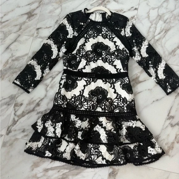 Alexis Elegant Black & White Lace Dress L - Picture 3 of 8